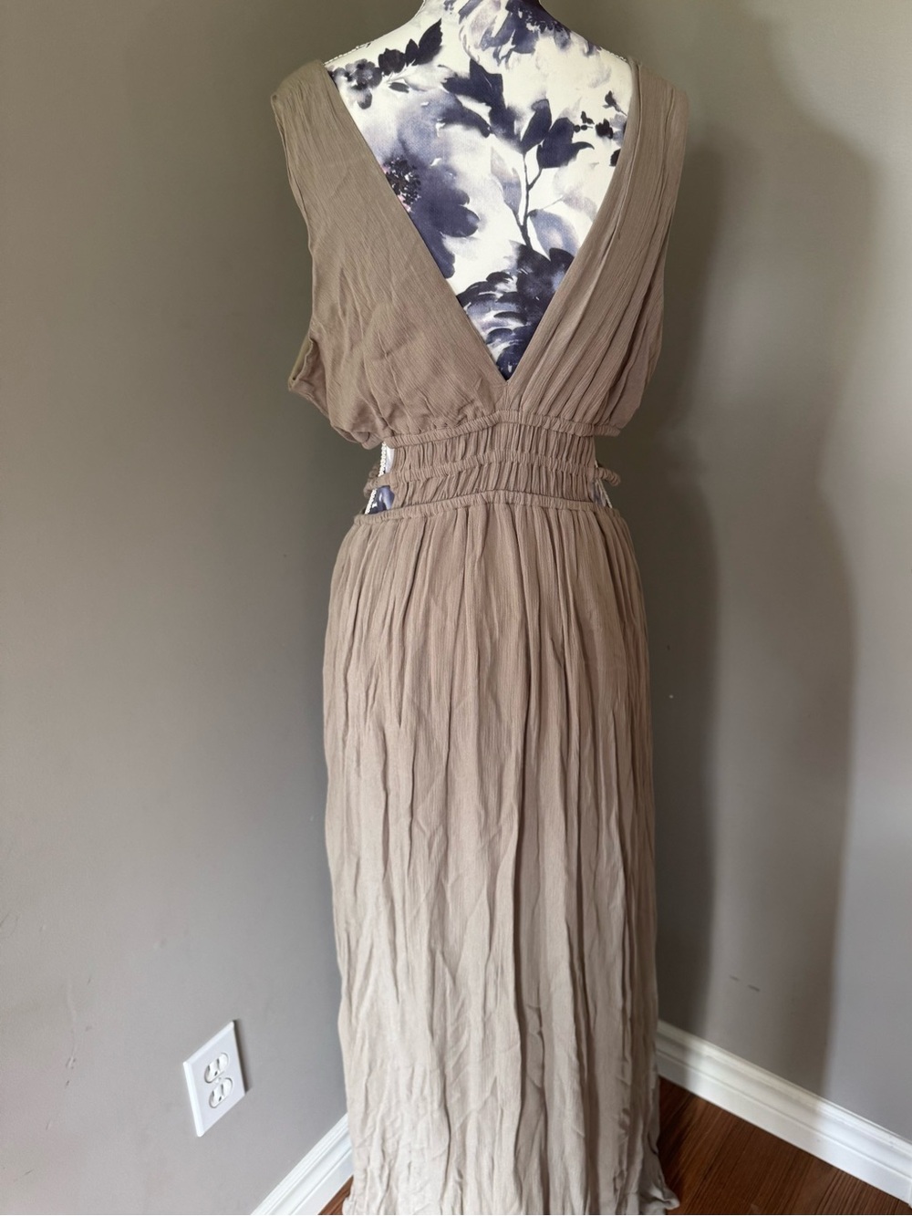 Lilly Morgan Taupe/Beige V-Neck Smocked Maxi Dress With Cut Outs - Picture 4 of 7
